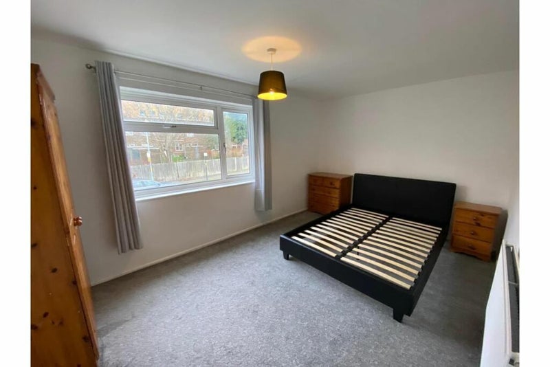 Photo 1: Bedroom 1