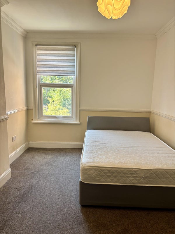 Photo 1: Bedroom