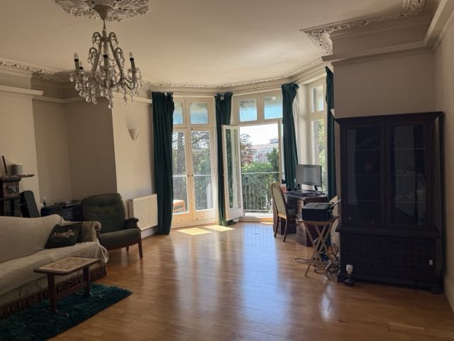 Photo 1: Living Area