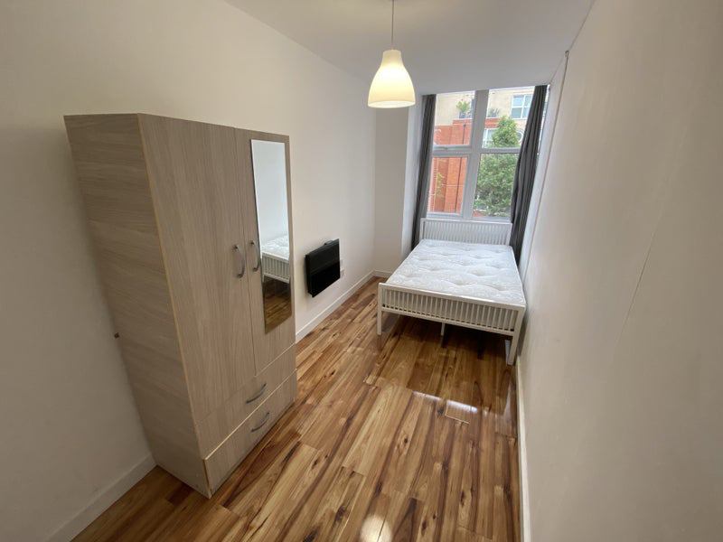 Photo 1: £277pw with all bills included