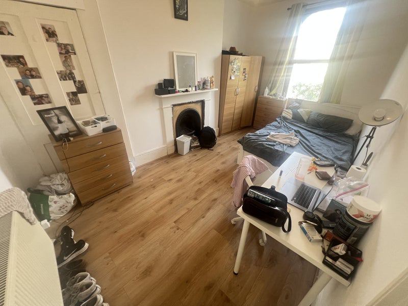 Photo 1: Room 2: £254pw with all bills included