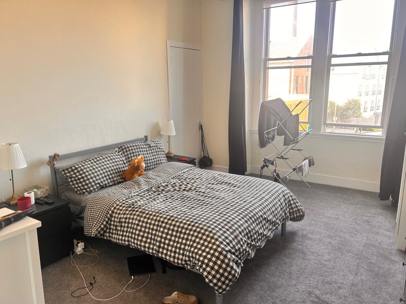 Photo 1: Room for Sale
