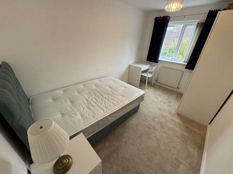 Photo 1: Room 1