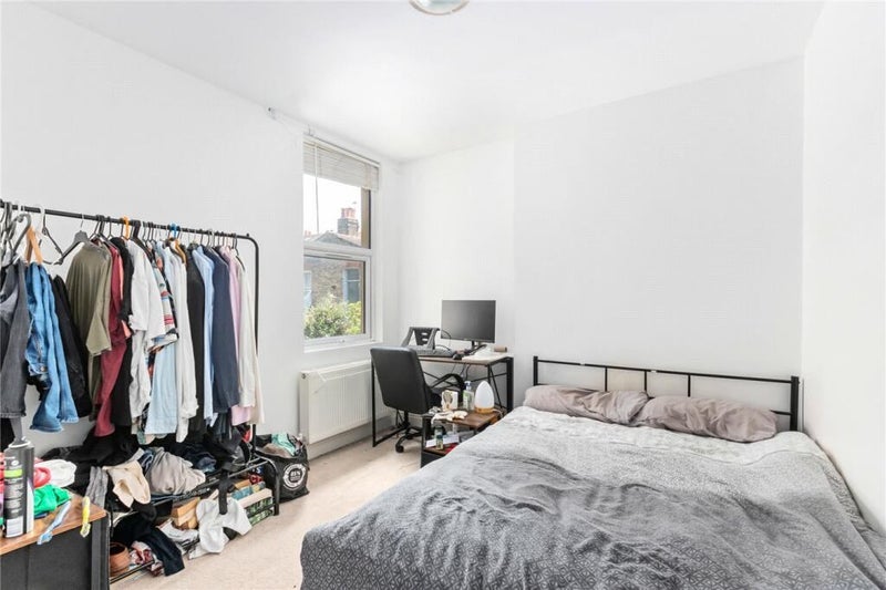 Photo 1: Bedroom