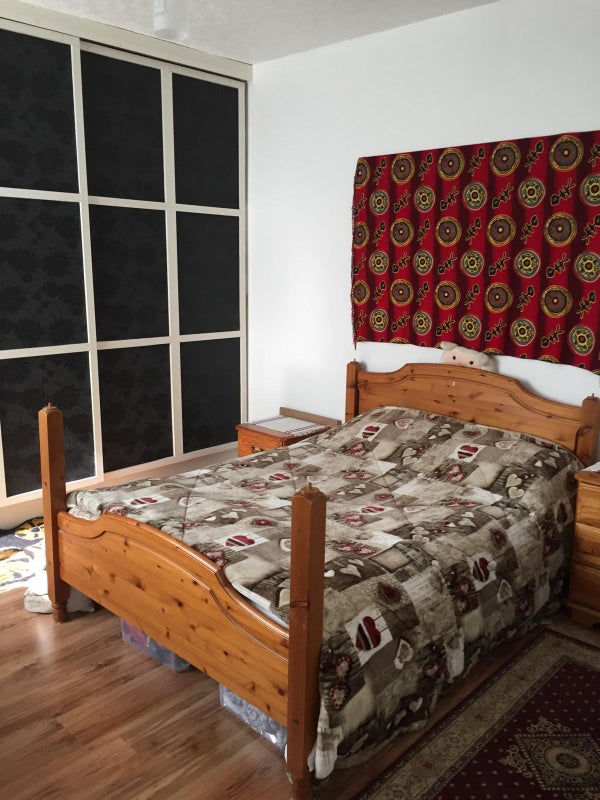 Photo 1: Bedroom