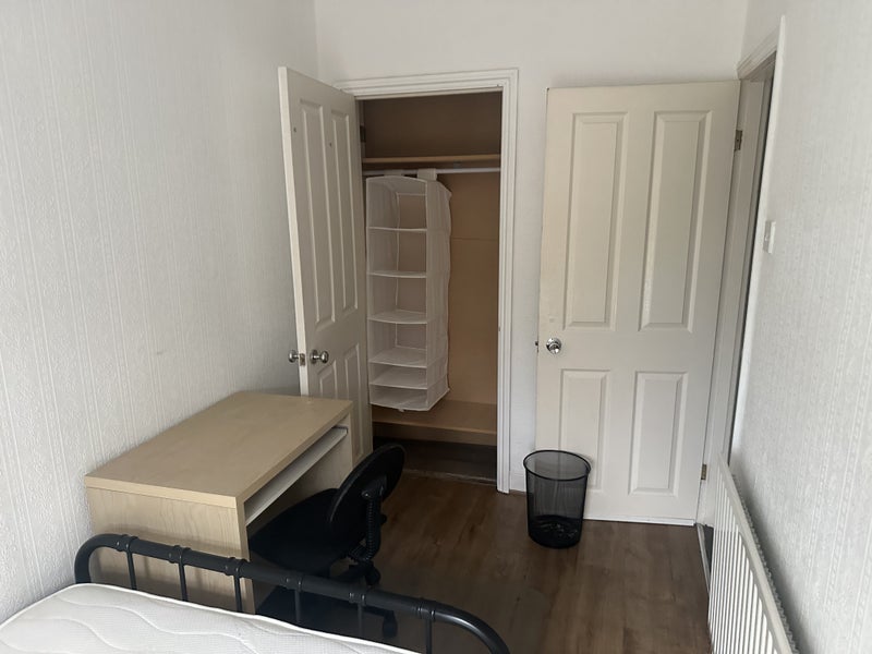 Photo 1: Comes with built-in wardrobe