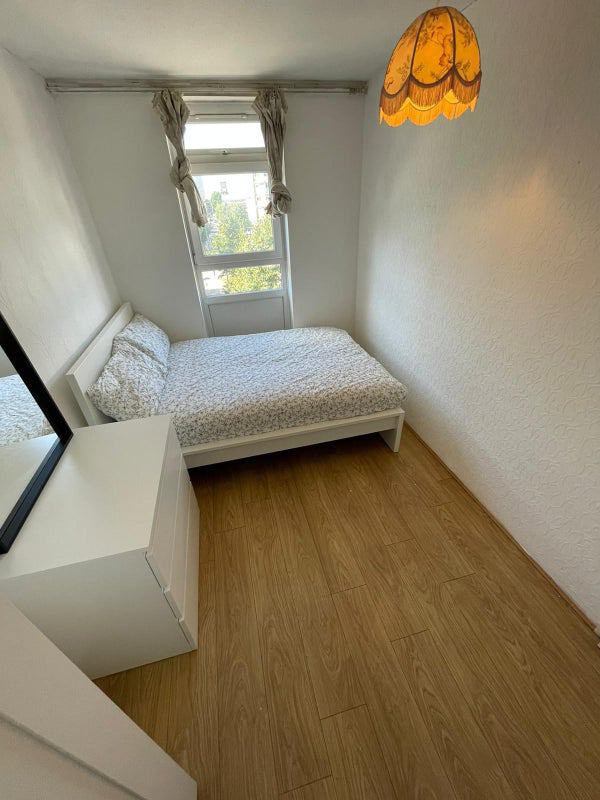 Photo 1: ROOM 2