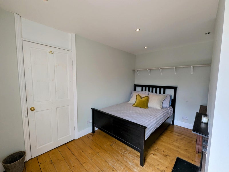 Photo 1: Double Bed and Bedding