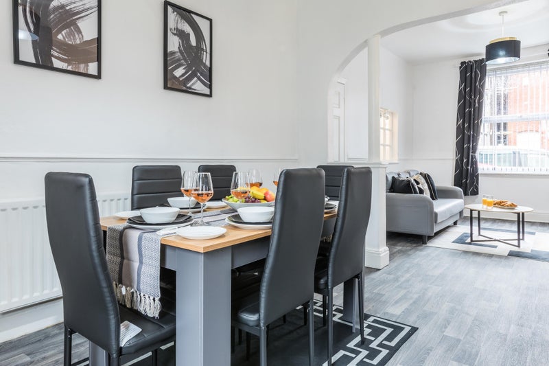 Photo 1: Dining area