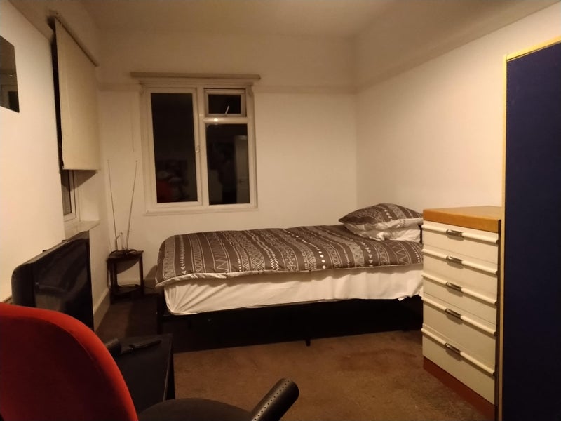 Photo 1: single-double size bed