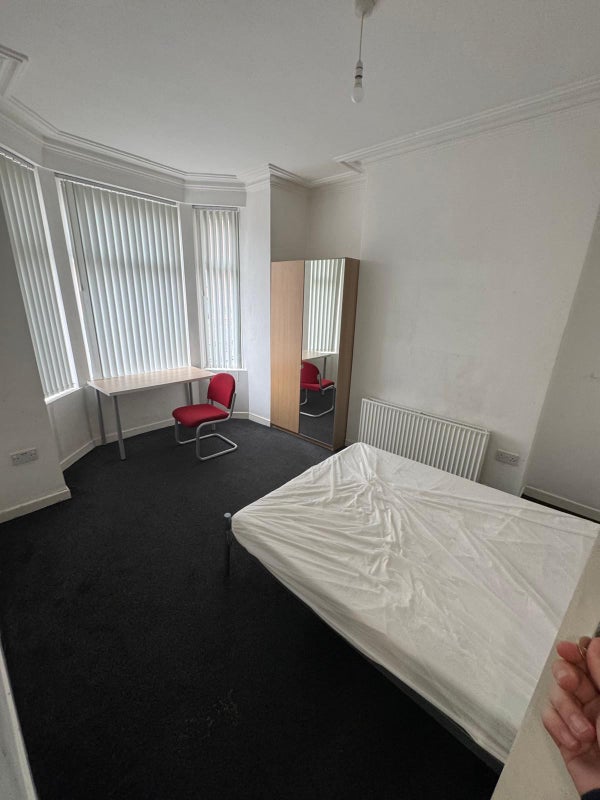 Photo 1: The Room