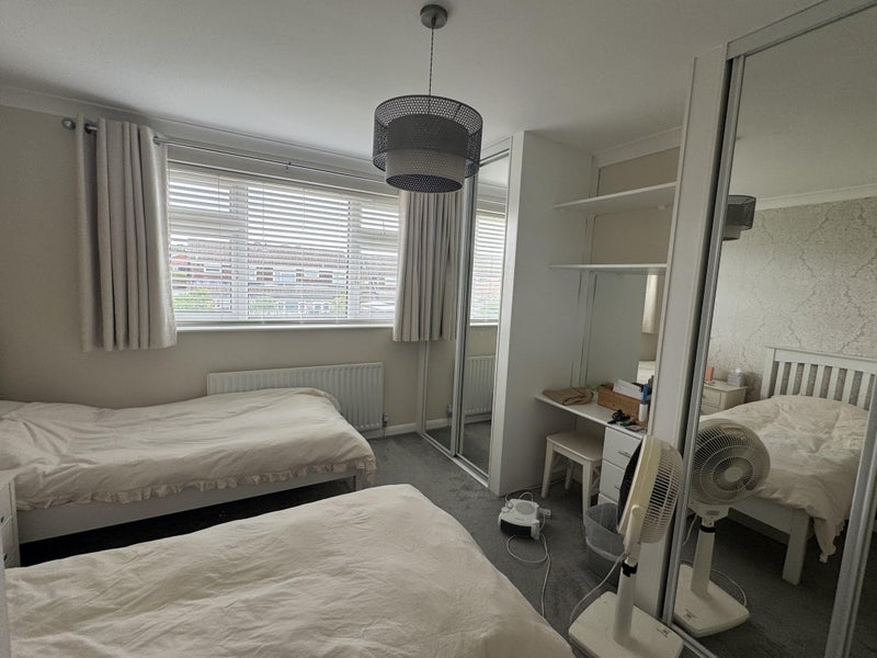Photo 1: Bedroom