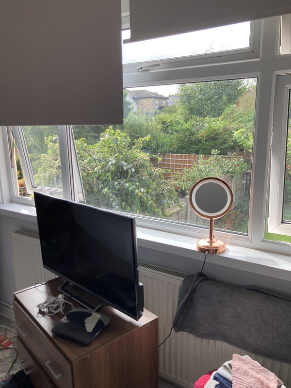 Photo 1: Bedroom