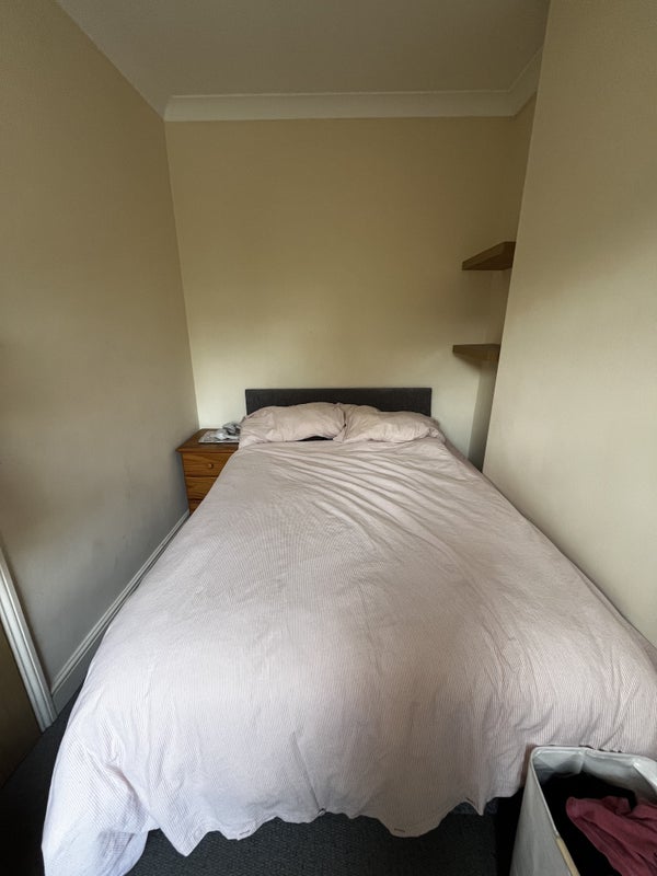 Photo 1: Bedroom available