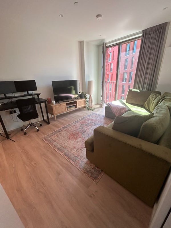 Photo 1: Living Room 1