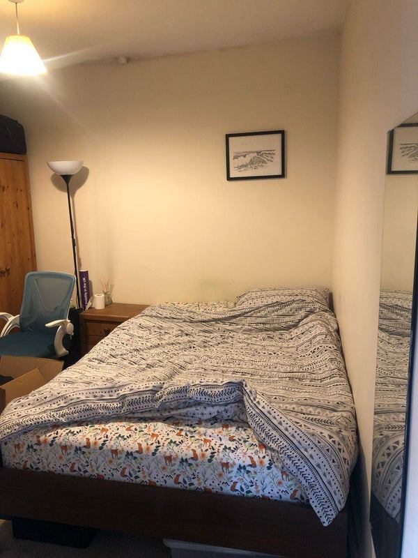 Photo 1: Bedroom