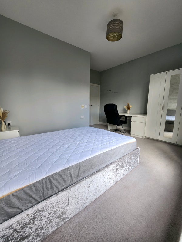 Photo 1: Bedroom view 1