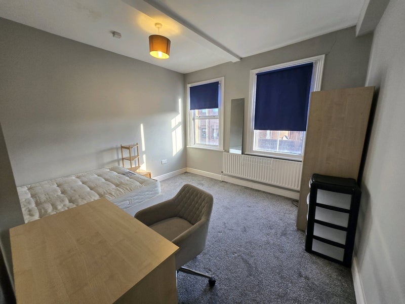 Photo 1: Room 6 £800