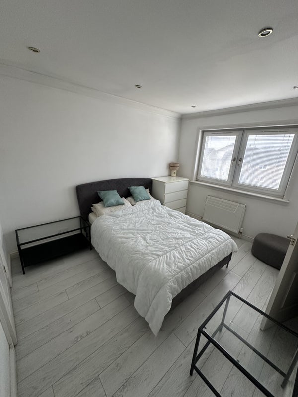 Photo 1: Bedroom for rent 