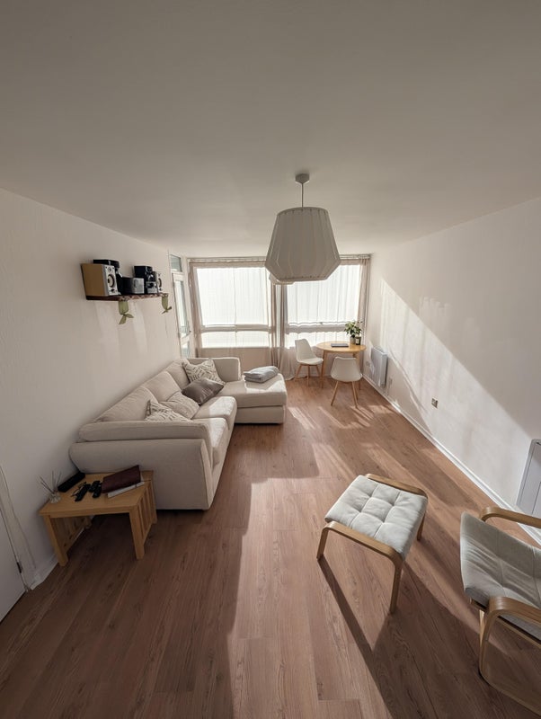 Photo 1: Living room
