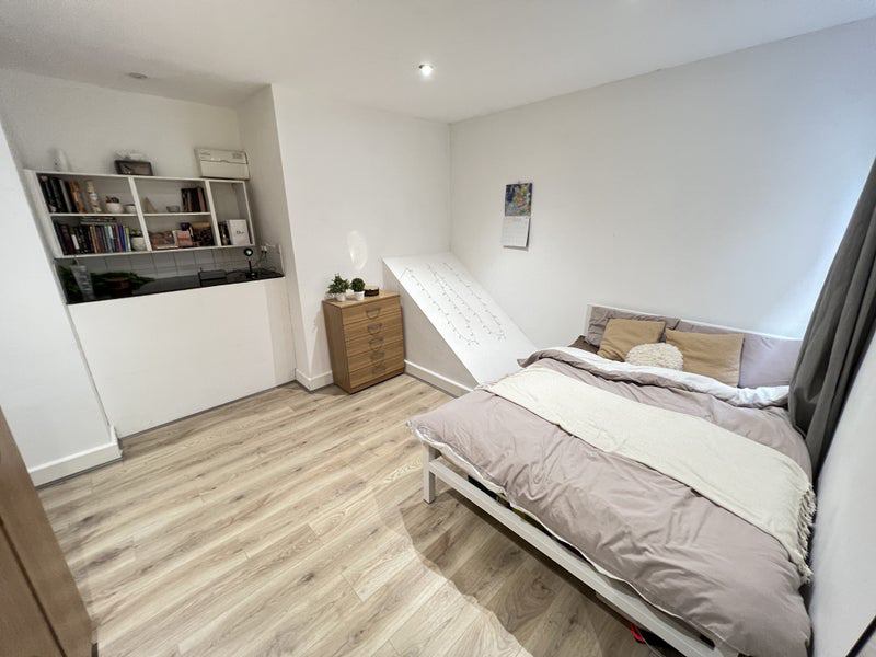 Photo 1: £300pw with all bills included
