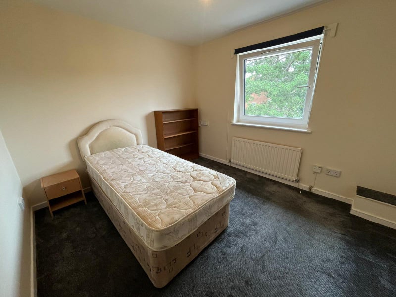 Photo 1: Double Bedroom with double bed, bedside table and shelving unit included 001