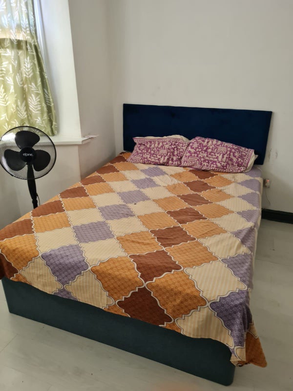 Photo 1: Bed
