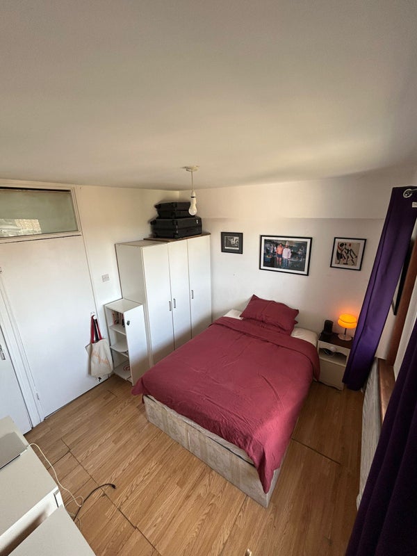 Photo 1: Room
