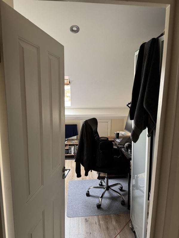 Photo 1: Bedroom
