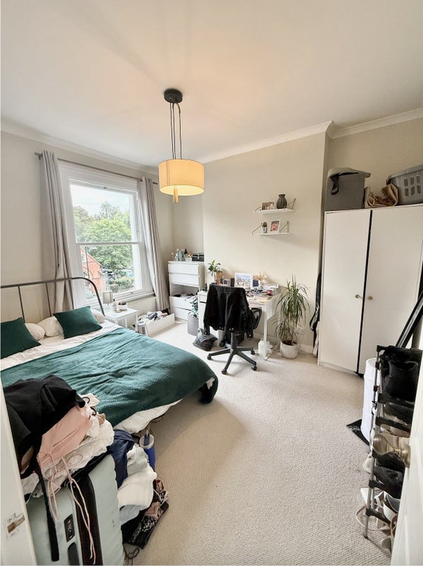 Photo 1: Bedroom