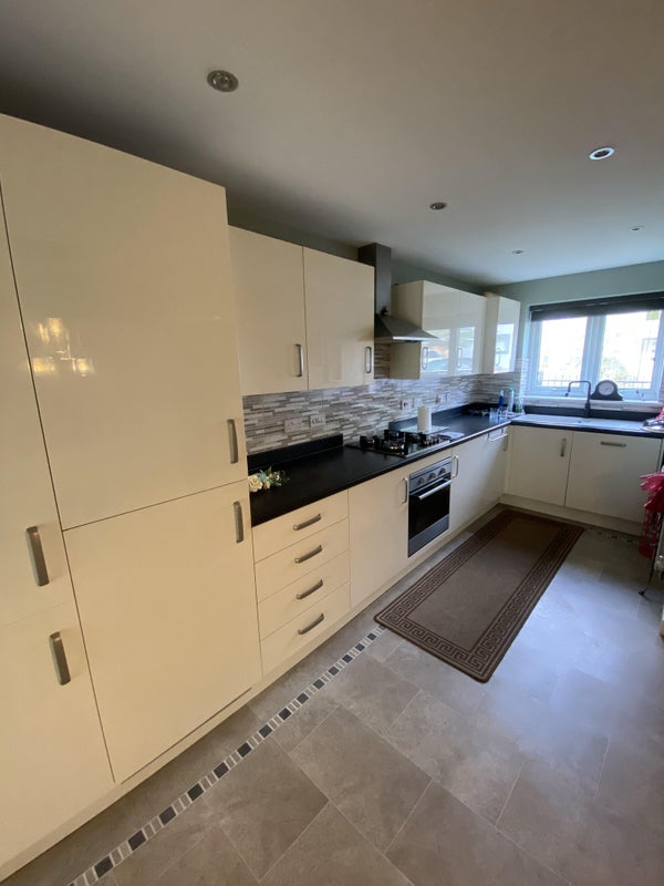 Photo 1: Kitchen