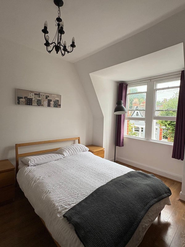 Photo 1: Room 1