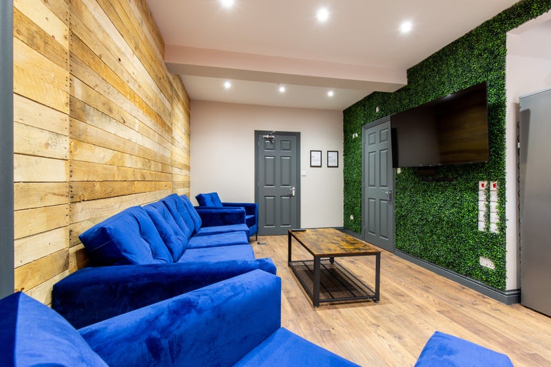 Photo 1: Communal Areas