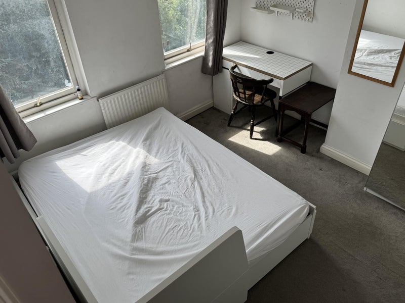 Photo 1: bedroom