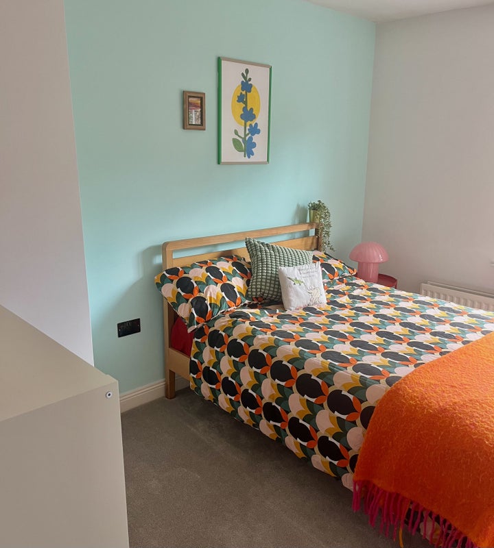 Photo 1: Bedroom