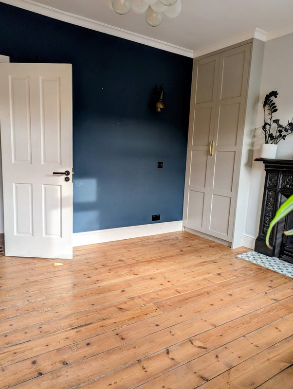 Photo 1: Bedroom