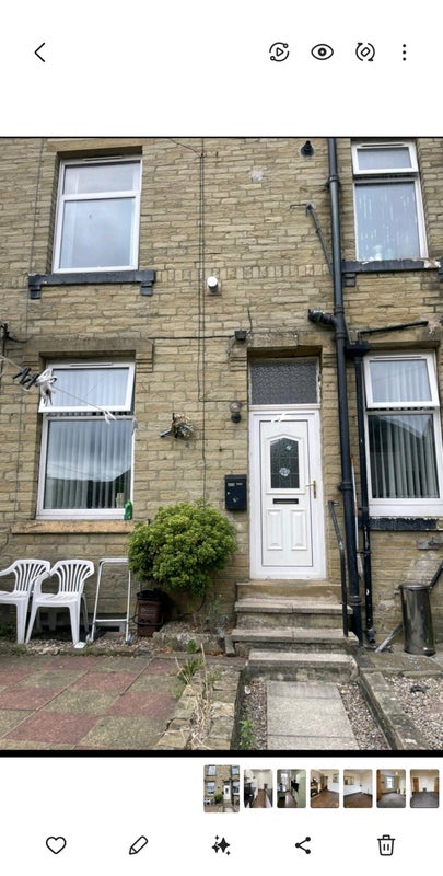 Photo 1: Front Garden