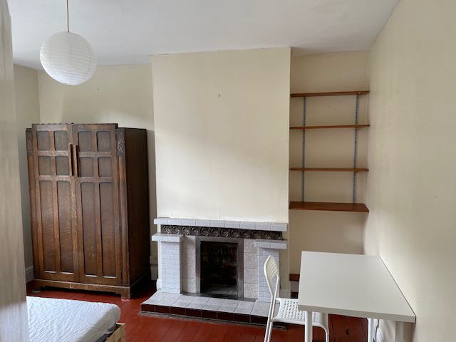 Photo 1: Bedroom