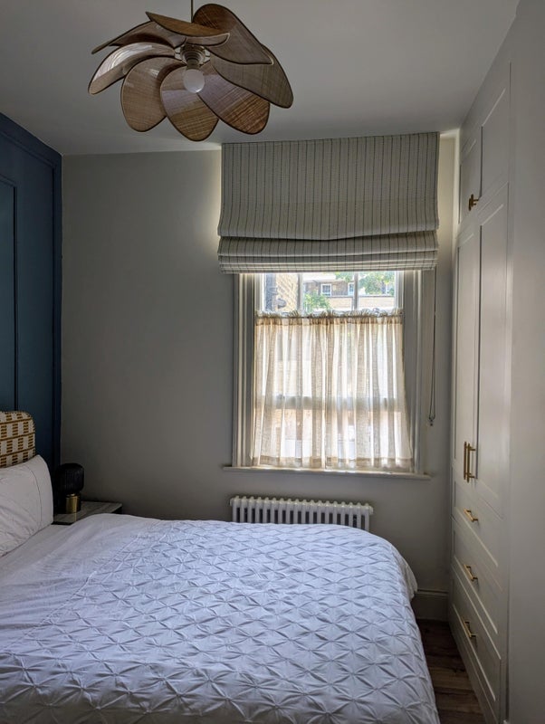 Photo 1: Double bedroom