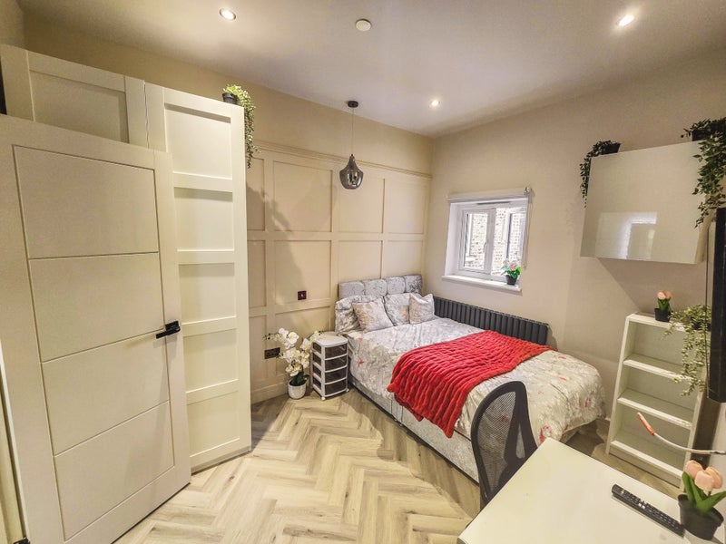 Photo 1: Room2