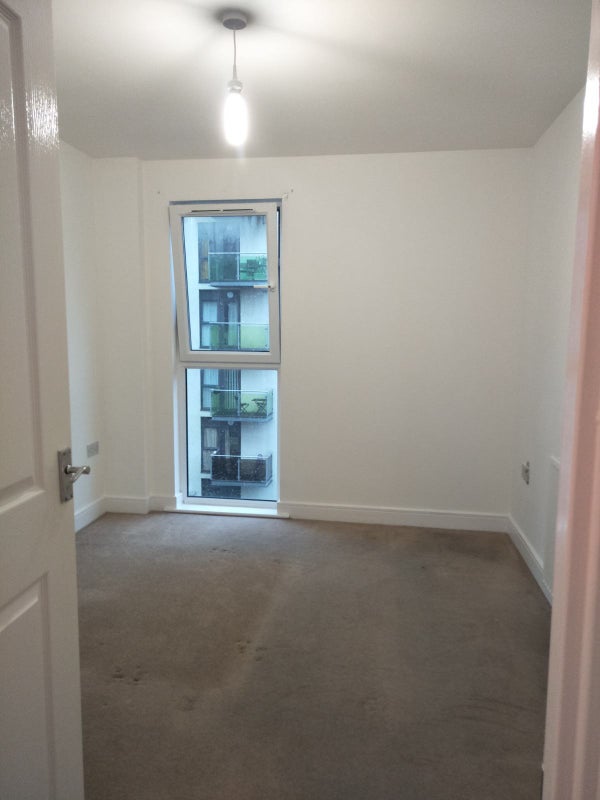 Photo 1: Bedroom