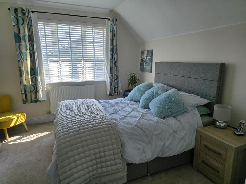 Photo 1: Bedroom