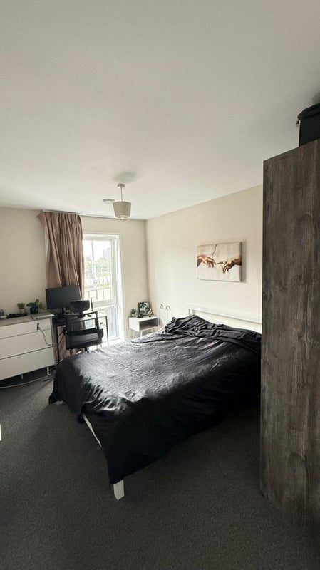Photo 1: The room