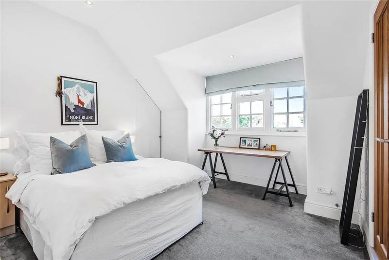 Photo 1: Bedroom for rent