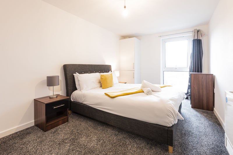 Photo 1: Private double room with shared other 2 rooms. 1 full bathroom and separate WC. Large full equipped