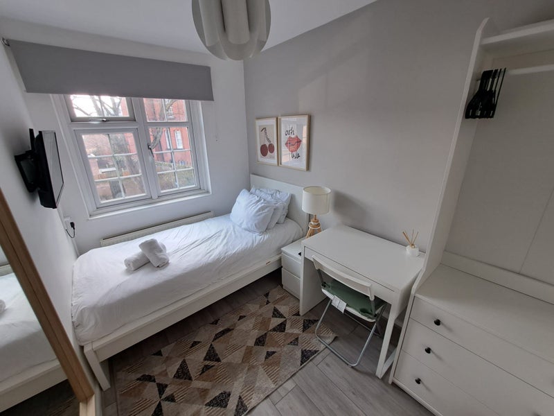 Photo 1: Room