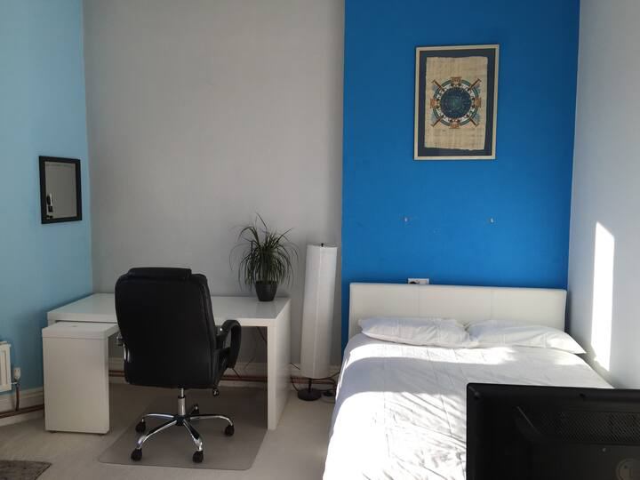 Photo 1