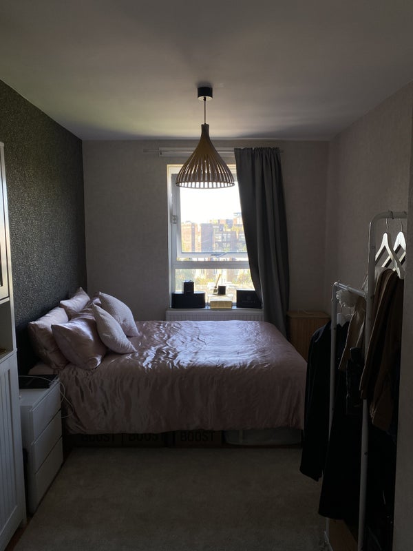Photo 1: Bedroom