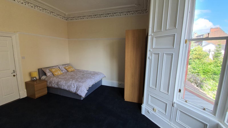Photo 1: Room