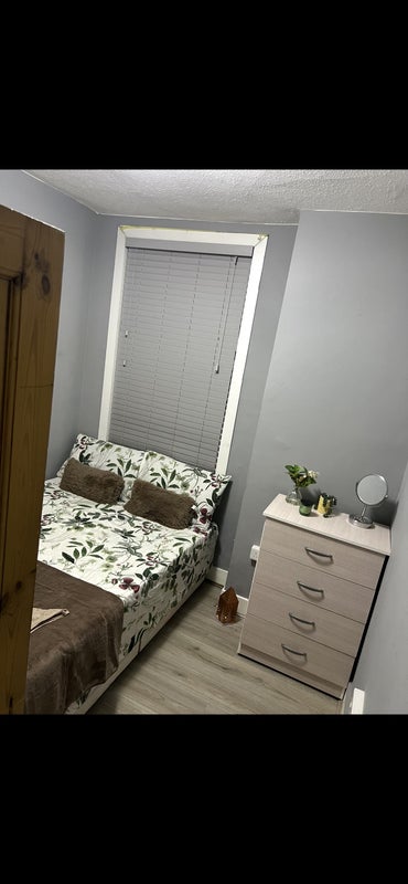 Photo 1: Room (Yours)